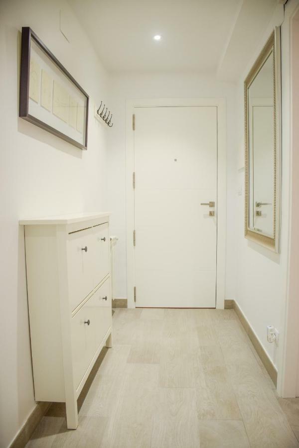 Modern & Spacious Apartment Near La Concha Bay San Sebastian Exterior photo